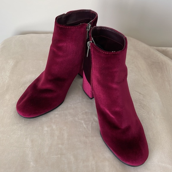 Sam Edelman Taye Velvet Ankle Boots Size 8 Booties Burgundy - Picture 2 of 11